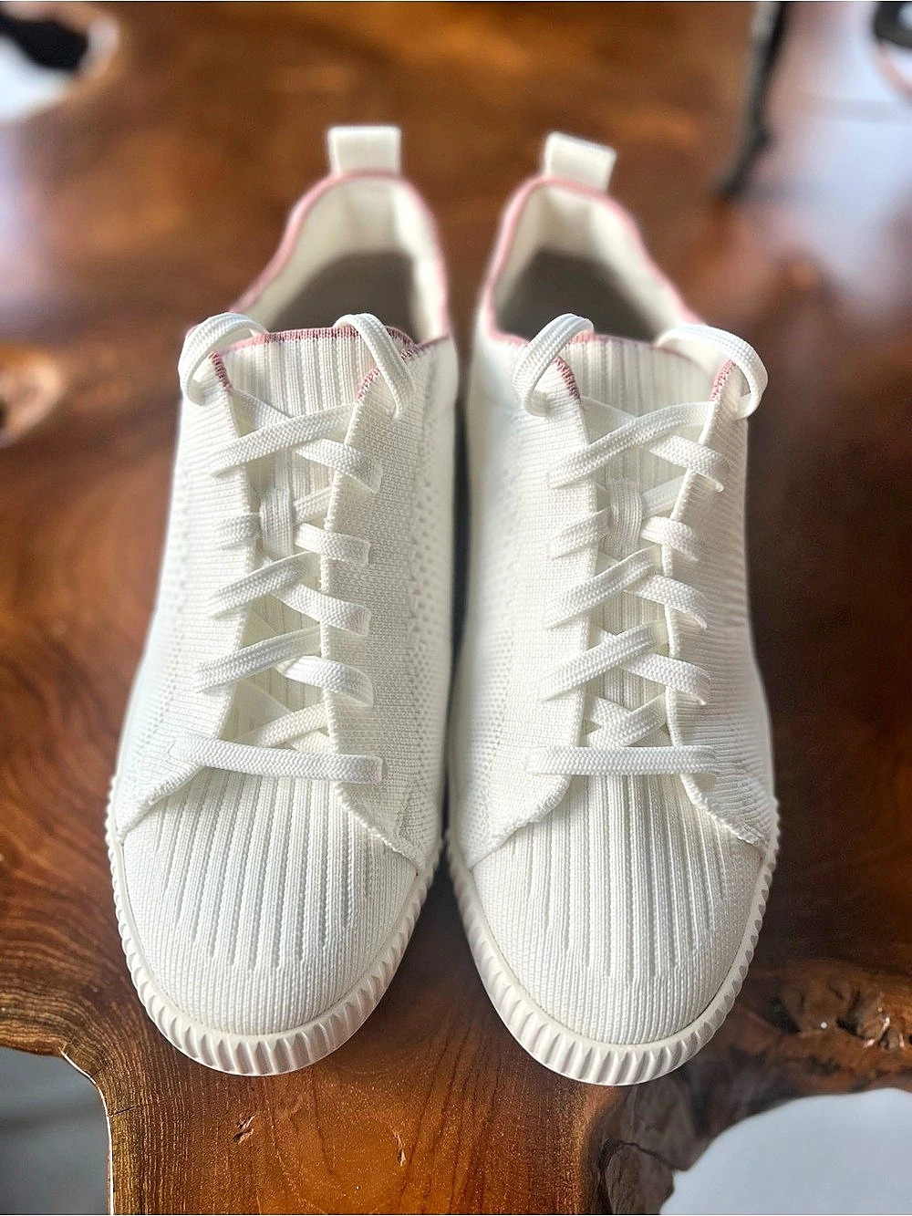 Vivaia Urban Sneaker Women's White & Pink Knit Sneakers EU 38 Like New